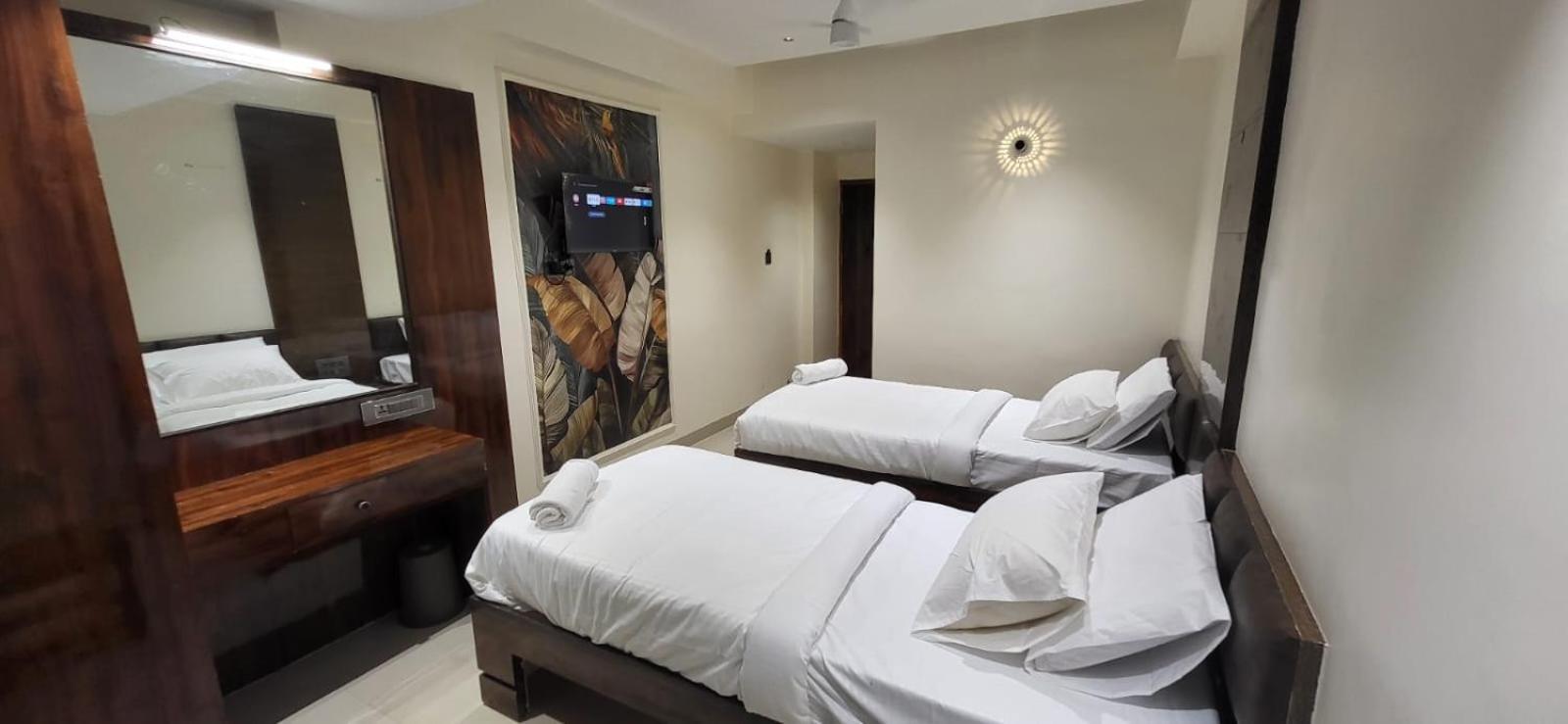 Model Grand Inn Bellary Exteriér fotografie