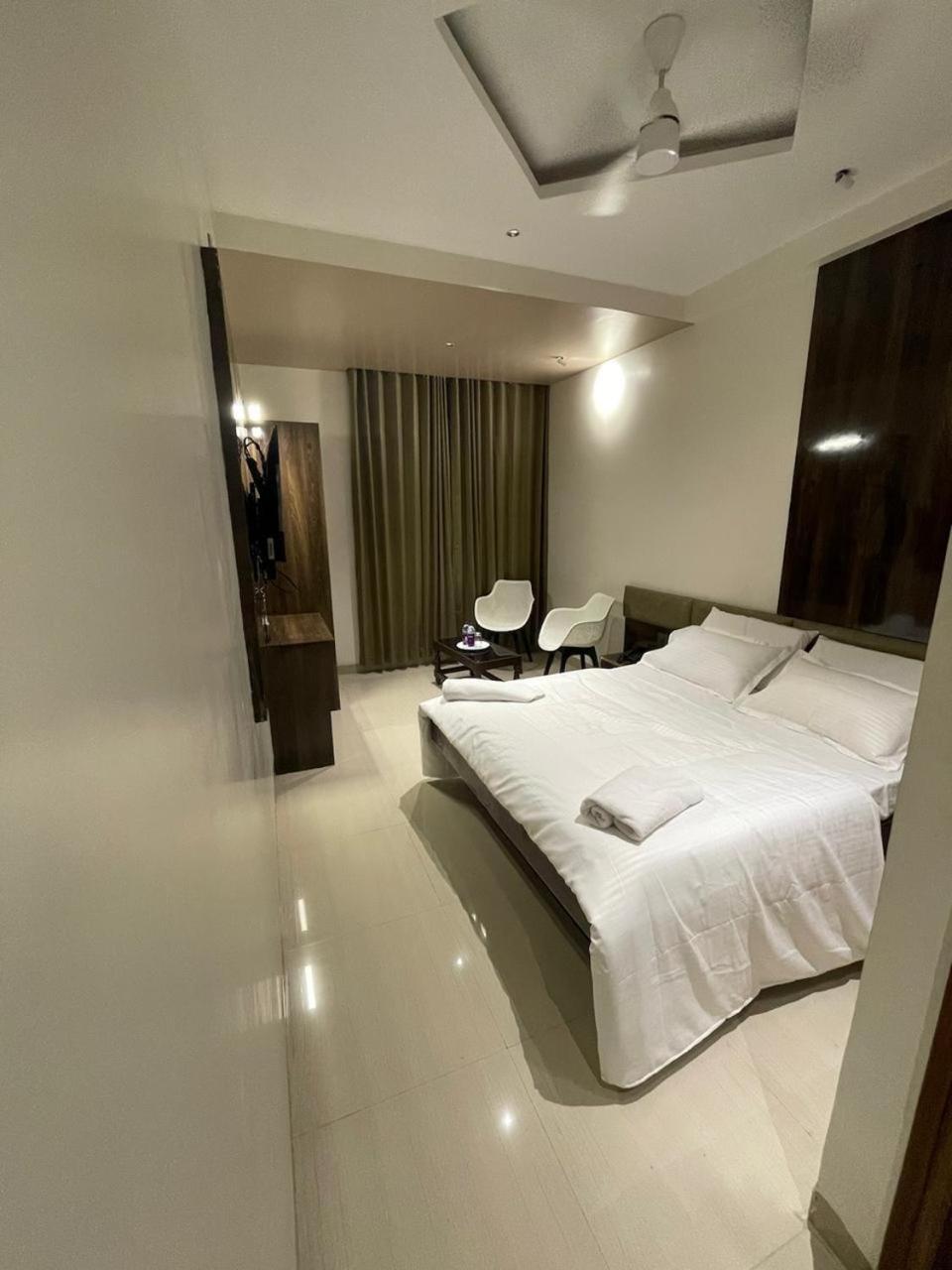 Model Grand Inn Bellary Exteriér fotografie
