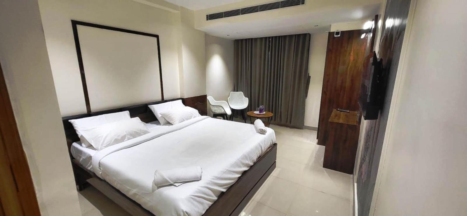 Model Grand Inn Bellary Exteriér fotografie